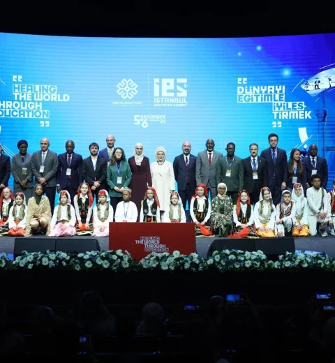  First Lady of Türkiye, Her Excellency Emine Erdoğan Speaks at the 5th Istanbul Education Summit.
